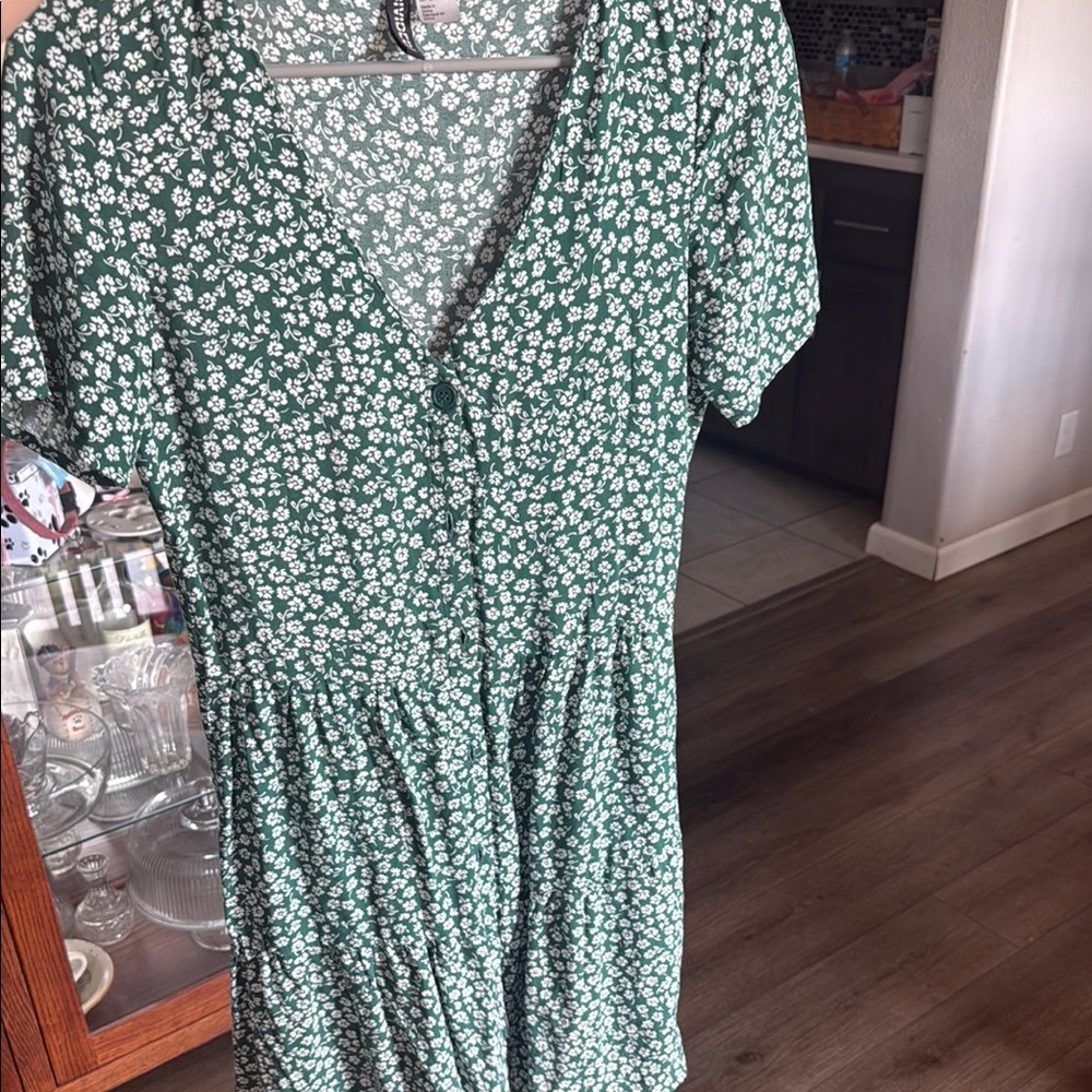 Divided Green and White Flutter Sleeve Sundress